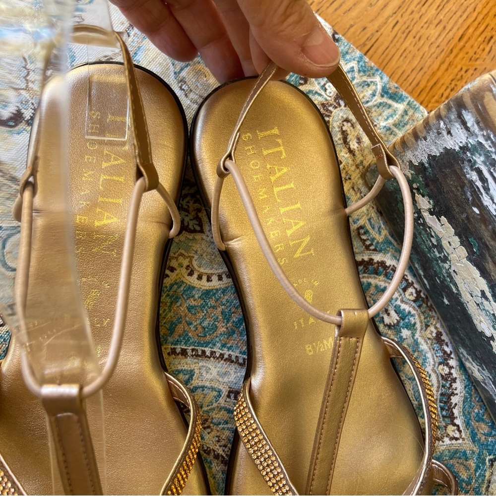 Italian Shoemaker Gold Rhinestone sandal NEW 8.5 - Picture 4 of 9